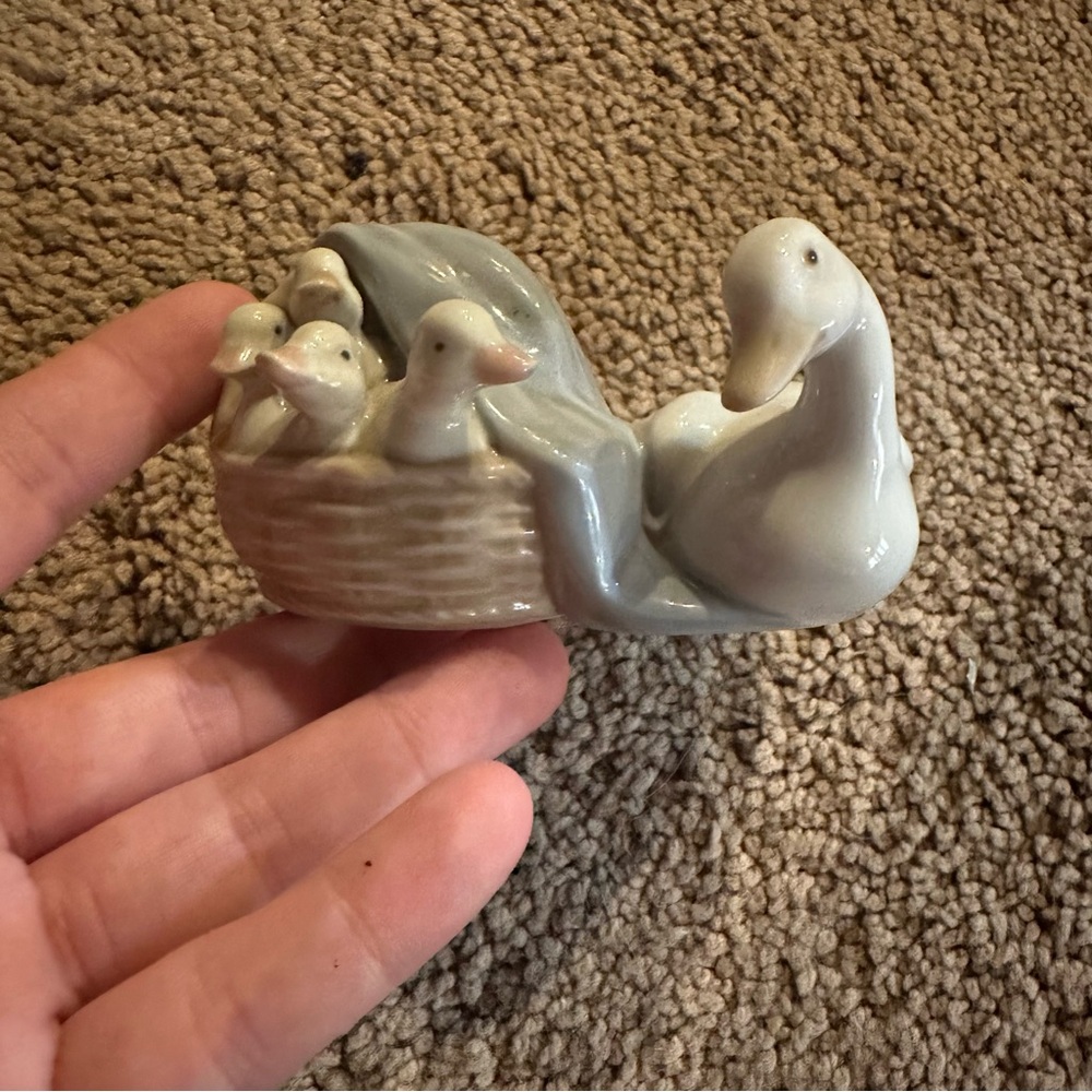 Veg | Lladro Duckling Figurine